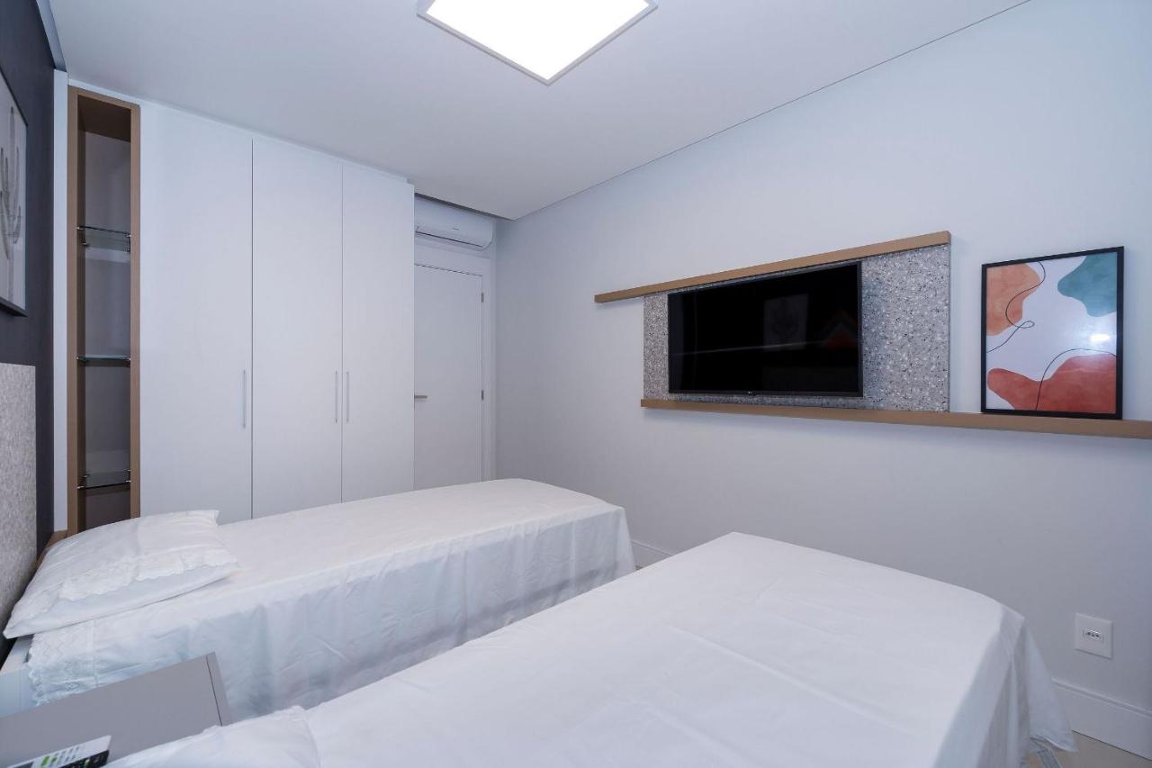 Adra 301 - Apartamento No Centro De Bombinhas - Rooftop Com Piscina E Academia - A Poucos Metros Da Praia - Buitenkant foto