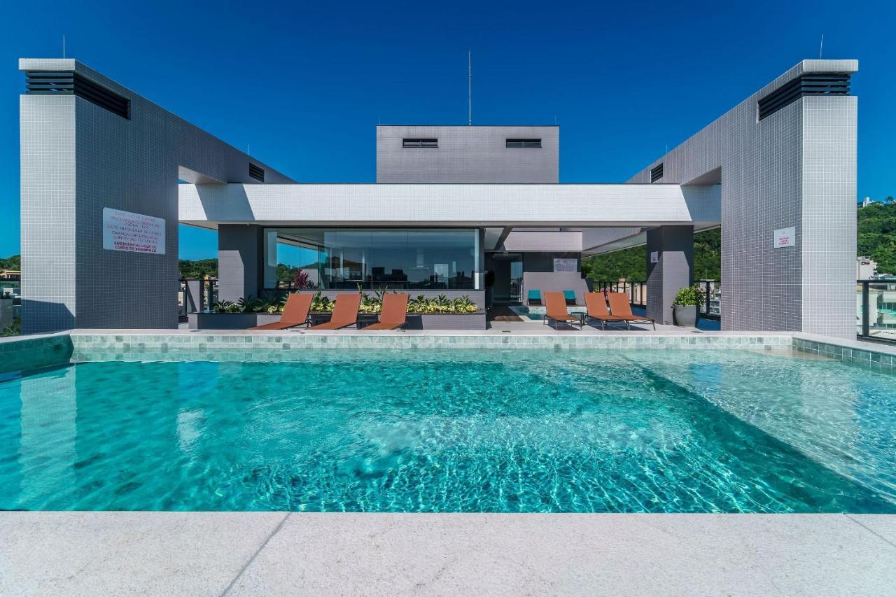 Adra 301 - Apartamento No Centro De Bombinhas - Rooftop Com Piscina E Academia - A Poucos Metros Da Praia - Buitenkant foto