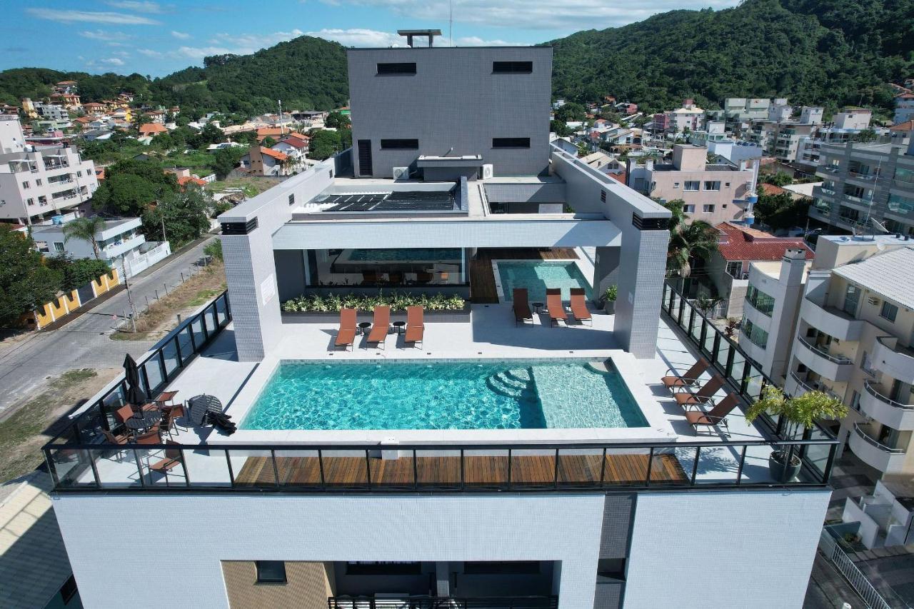 Adra 301 - Apartamento No Centro De Bombinhas - Rooftop Com Piscina E Academia - A Poucos Metros Da Praia - Buitenkant foto